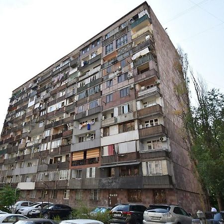 Apartments In Center Of Yerevan,Koghbatsi 1A Street Bagian luar foto