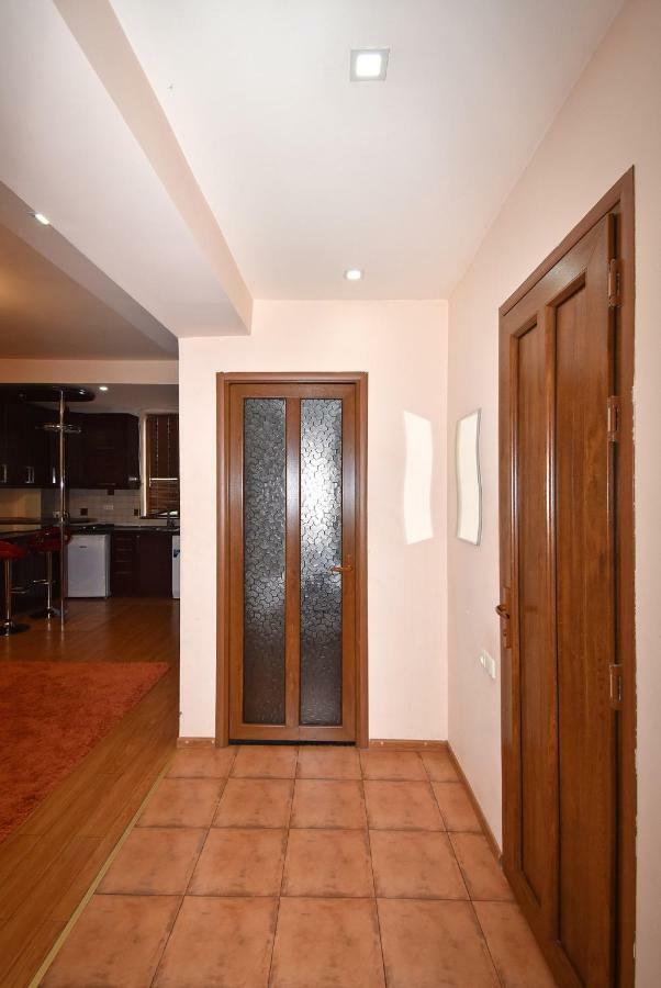 Apartments In Center Of Yerevan,Koghbatsi 1A Street Bagian luar foto