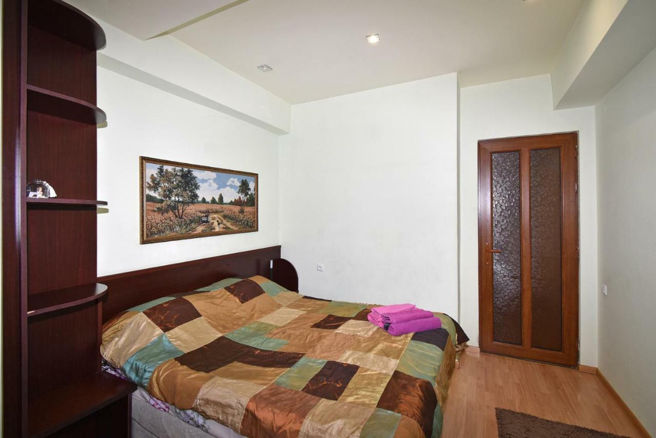 Apartments In Center Of Yerevan,Koghbatsi 1A Street Bagian luar foto